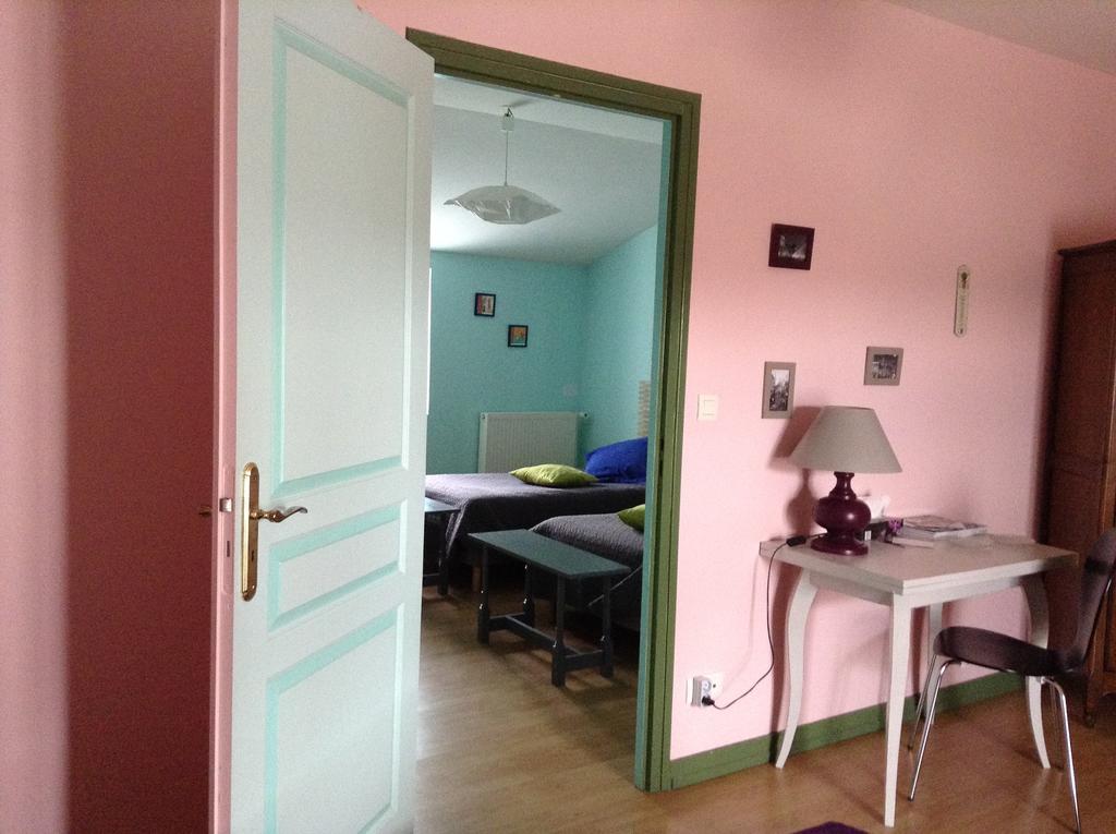 Chambres D'Hotes L'En Haut Des Vignes Mérignac Habitación foto