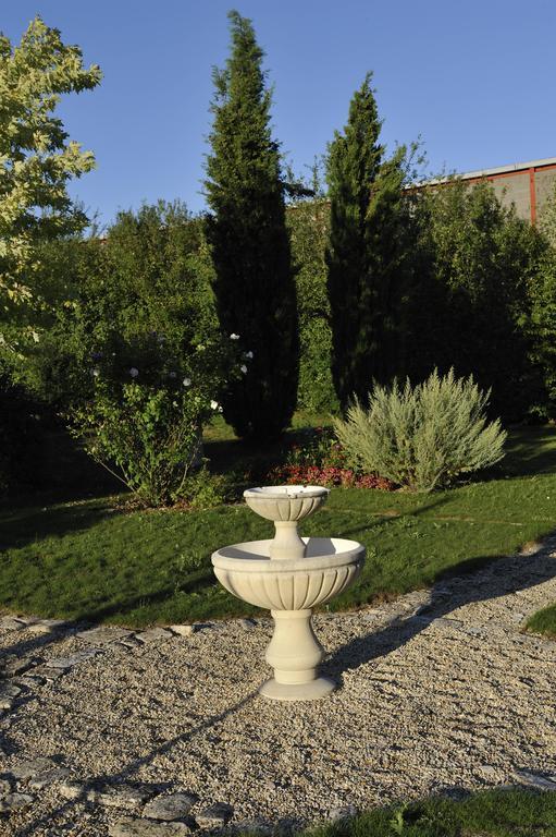 Chambres D'Hotes L'En Haut Des Vignes Mérignac Exterior foto