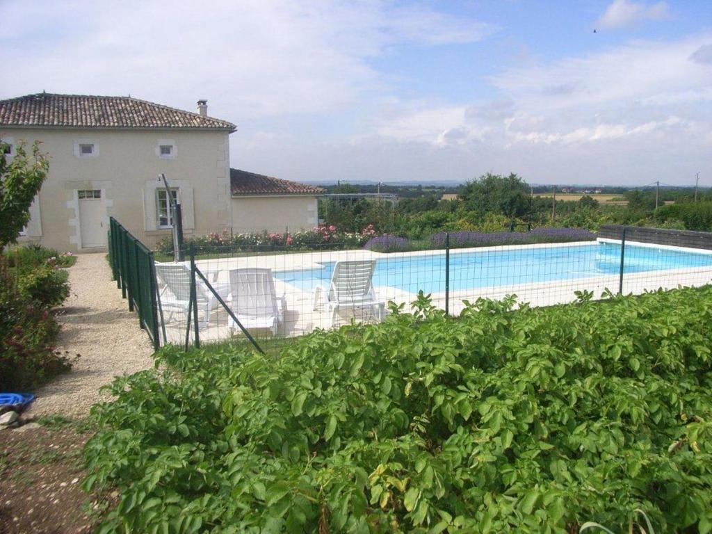 Chambres D'Hotes L'En Haut Des Vignes Mérignac Exterior foto